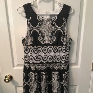 Attractive sleeveless Dress